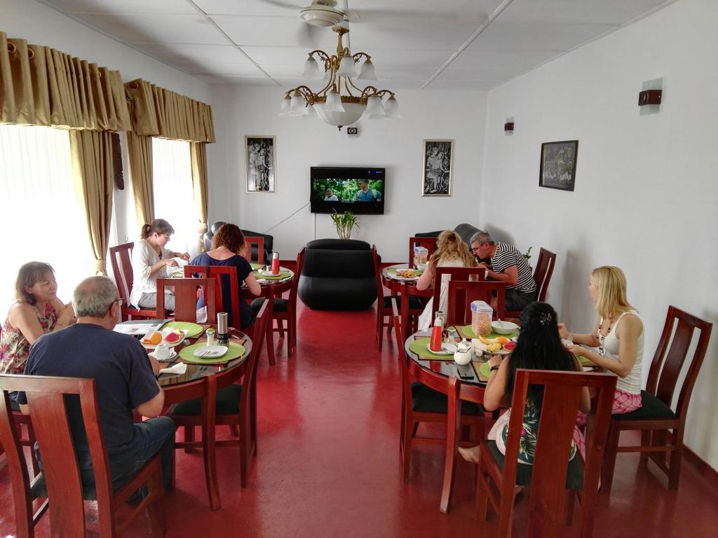 Anna Shanthi Villa Kandy Kültér fotó